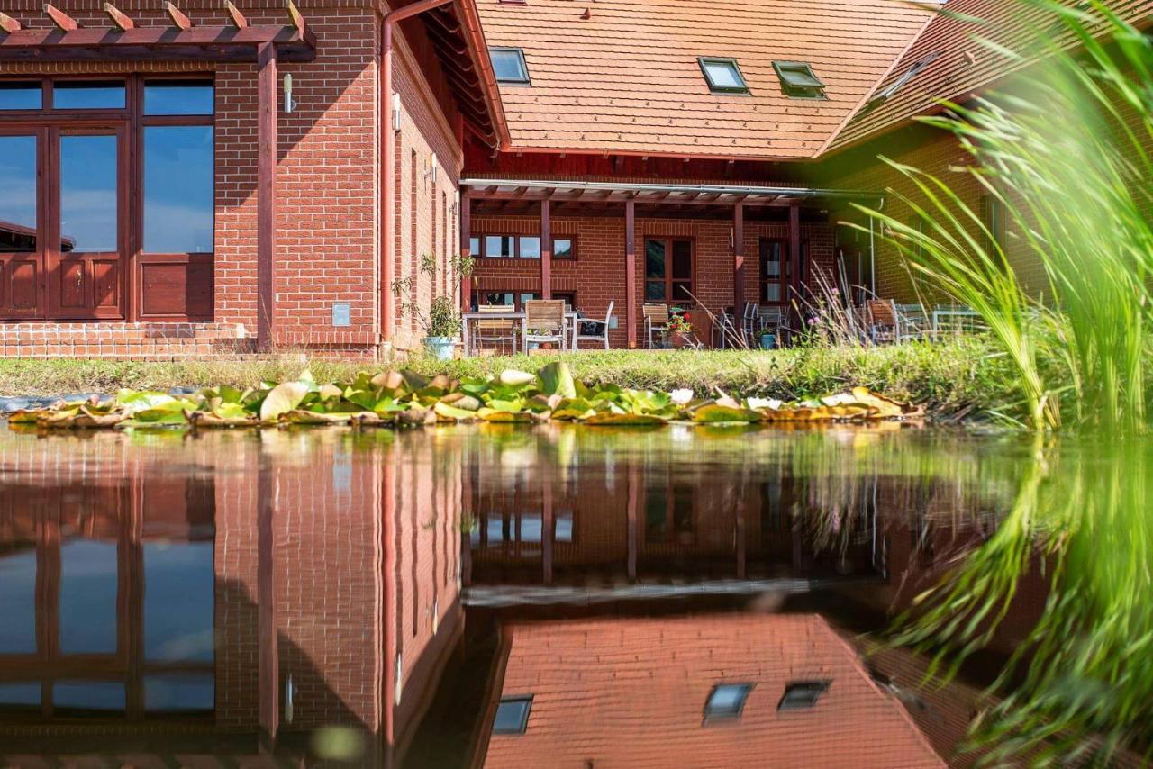 Naturpark Vendeghaz Alsoszolnok Exterior photo